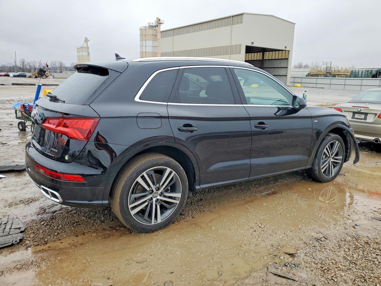 2020 Audi Q5 e VIN WA1E2AFY7L2068124 photo 3