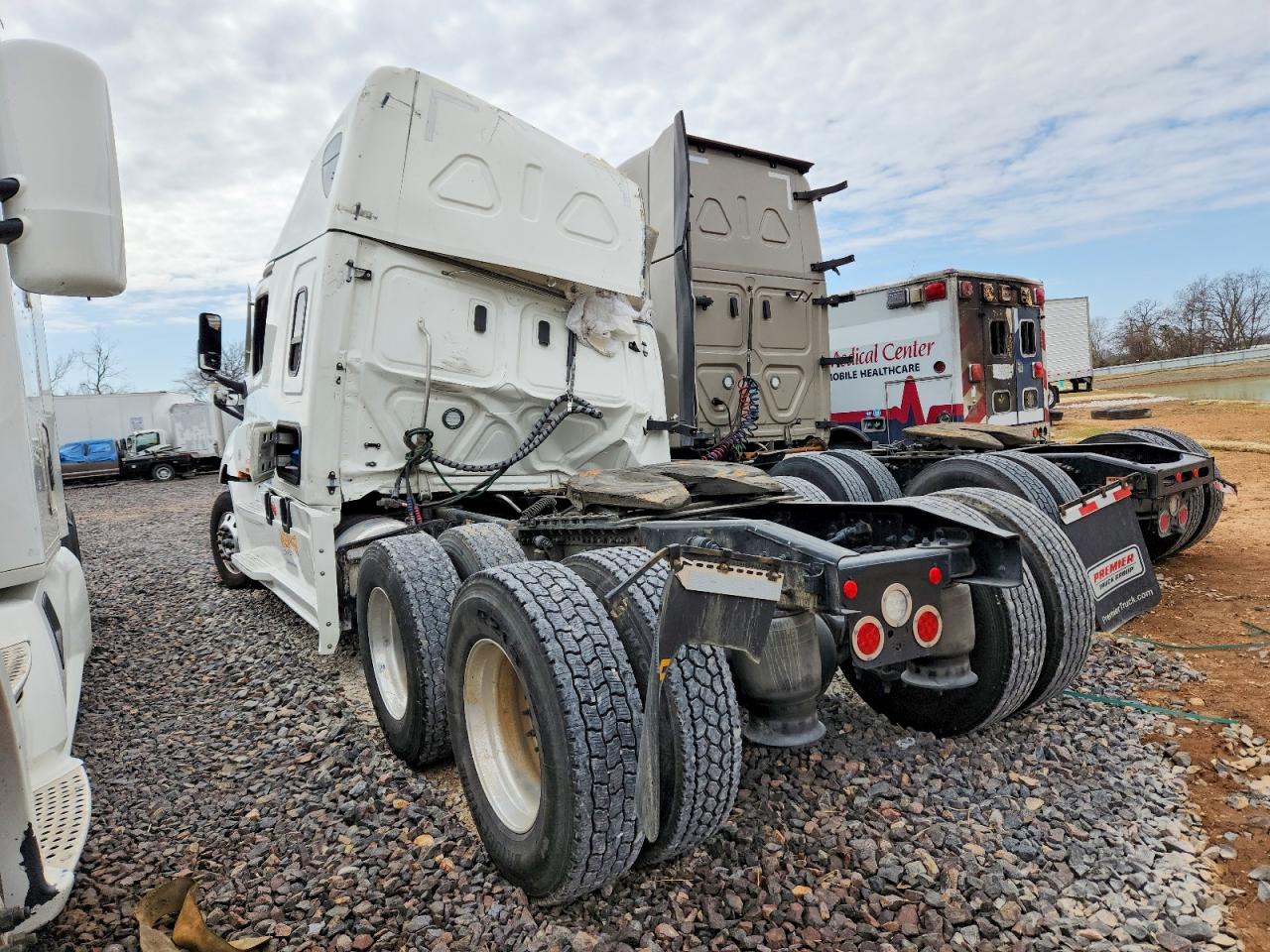 2023 FREIGHTLINER All other VIN 3AKJHHDR1PSUE5904 photo 3