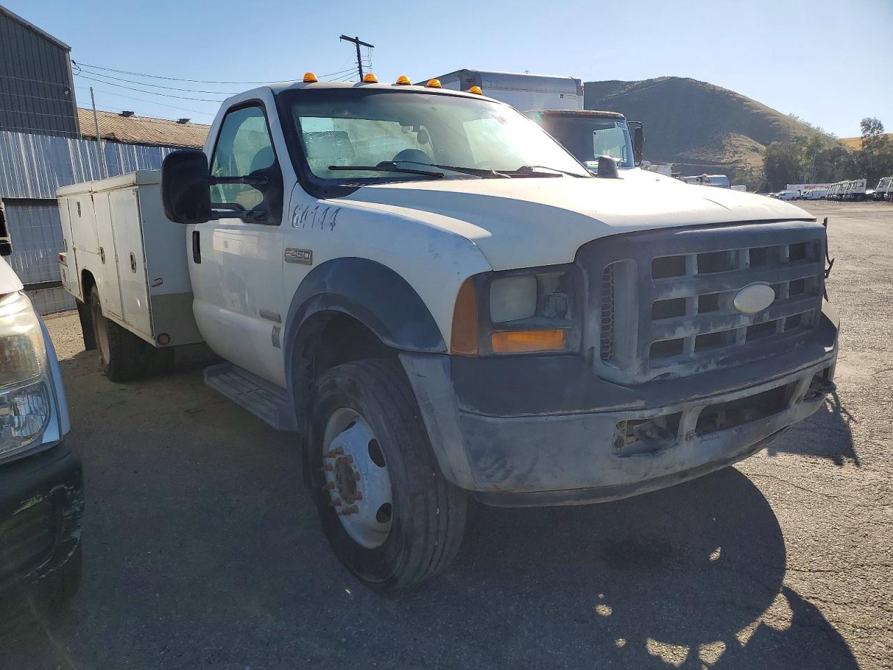 2007 Ford F450 VIN 1FDXF46P07EA27376 photo 1