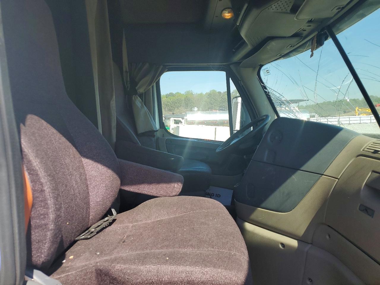 2017 FREIGHTLINER All other VIN 3AKJGLDV6HSJD8202 photo 5