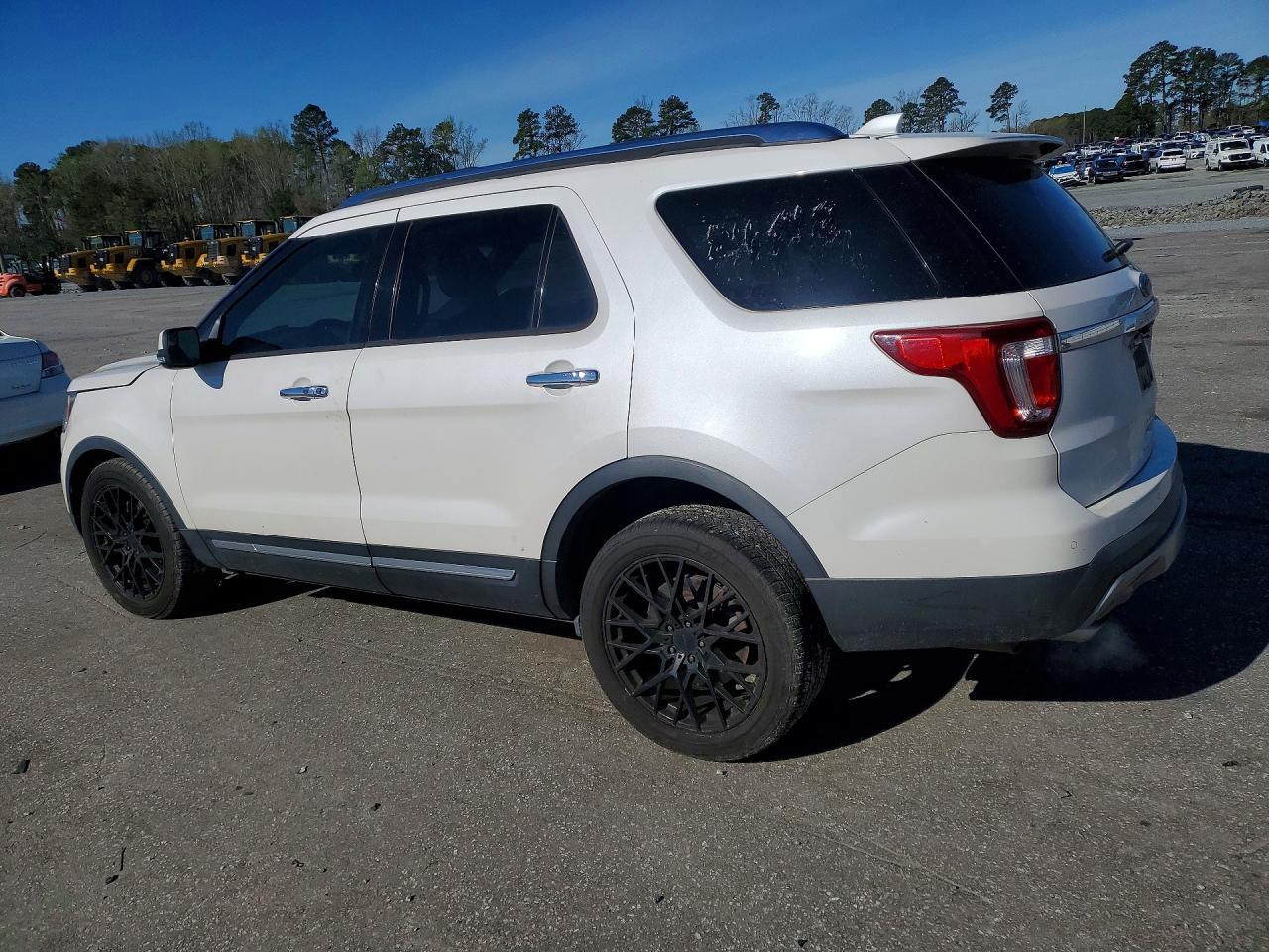2017 FORD Explorer l VIN 1FM5K8FH4HGB85695 photo 2