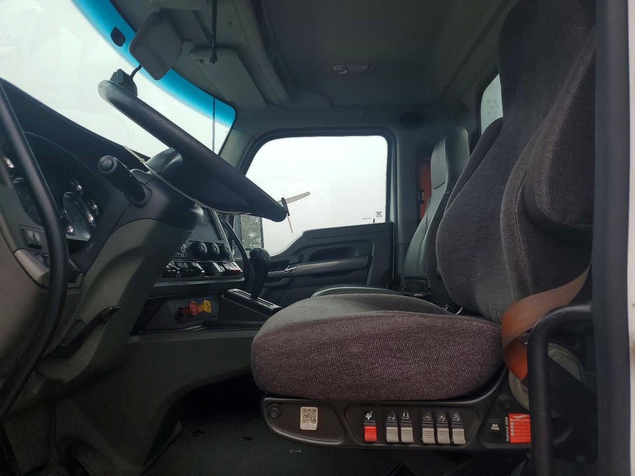 2014 KENWORTH All other VIN 1XKYA48X4EJ403039 photo 5