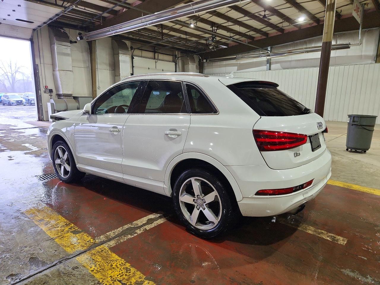 2015 Audi Q3 VIN WA1GFCFSXFR011514 photo 2