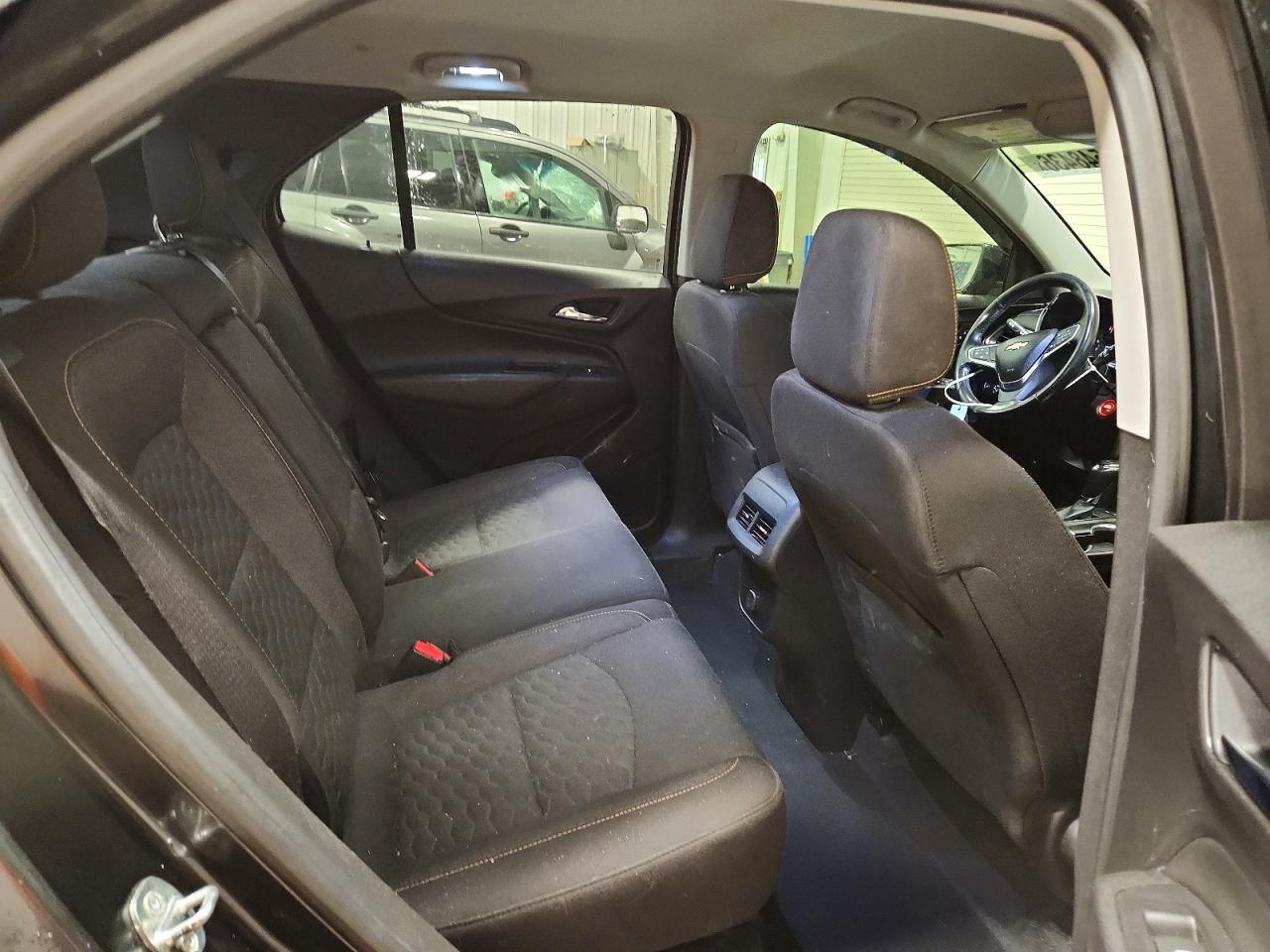 2018 Chevrolet Equinox VIN 2GNAXTEX5J6261681 photo 11