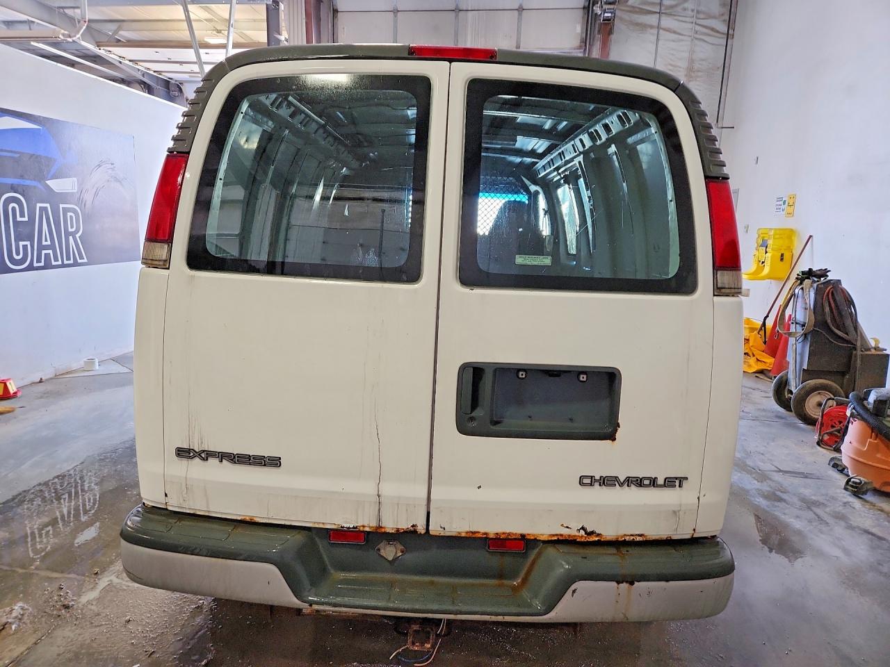 2001 CHEVROLET Express VIN 1GCFG15W511240570 photo 6
