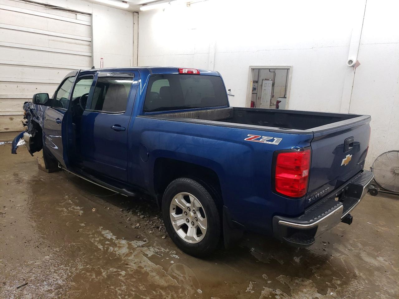 2015 Chevrolet Silverado VIN 3GCUKREC0FG306588 photo 2
