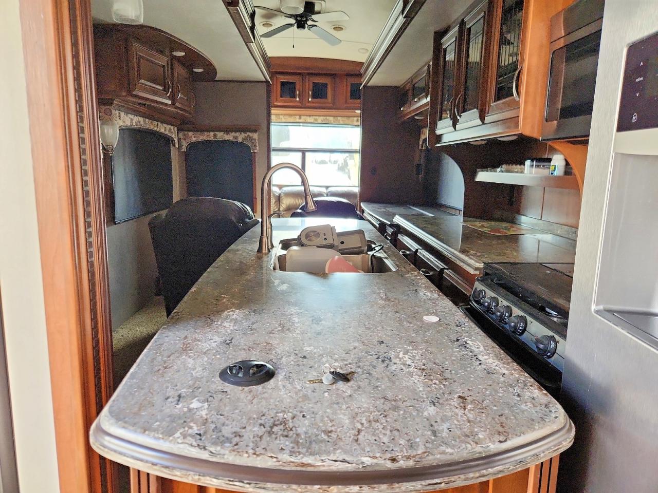 2017 JAYCO Travel tra VIN 1UJCJ0BV8H1RG0073 photo 6