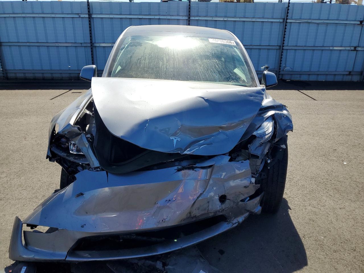 2024 Tesla Model y VIN 7SAYGDED7RF211585 photo 5