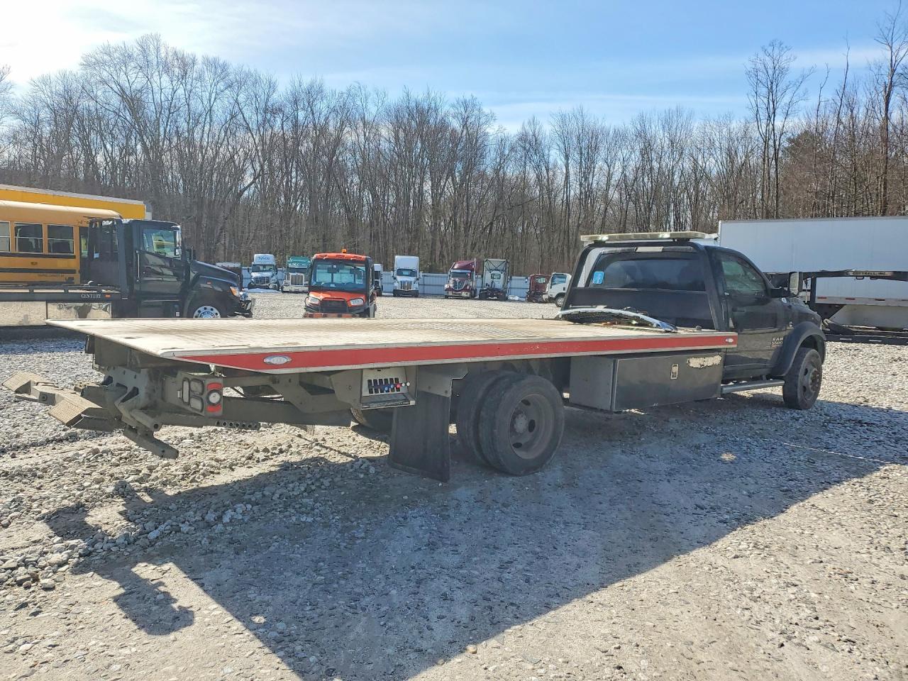 2018 Ram 5500 VIN 3C7WRNDL0JG270492 photo 3