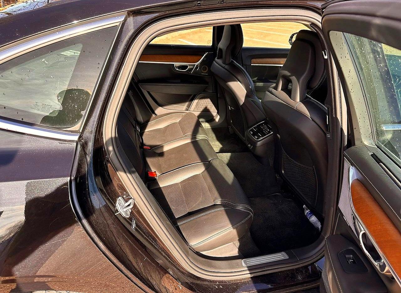 2017 Volvo S90 VIN YV1A22ML4H1007385 photo 6