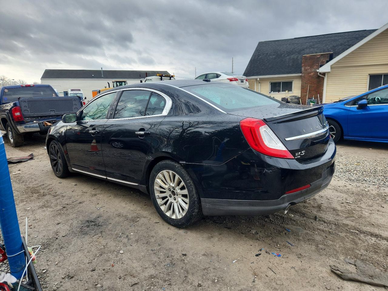 2016 LINCOLN Mks VIN 1LNHL9EK5GG600051 photo 2