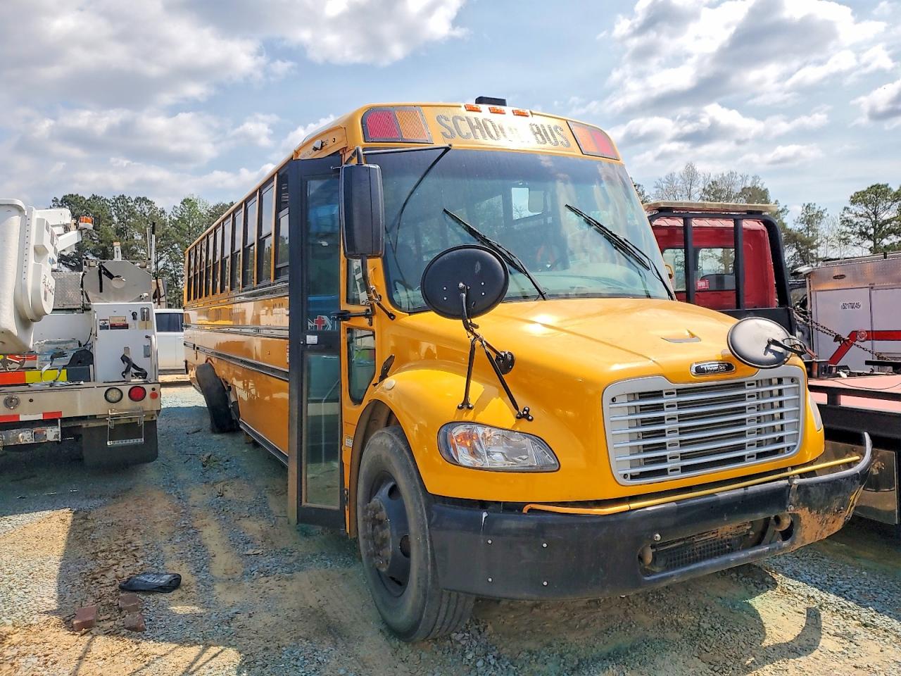 2020 FREIGHTLINER All other VIN 4UZABRFCXLCLM2199 photo 1