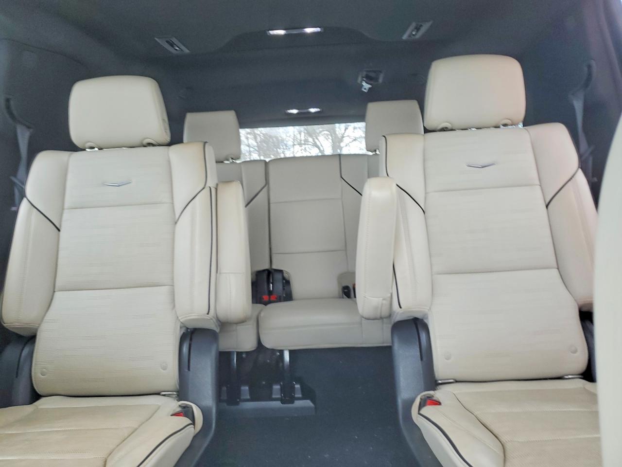 2021 Cadillac Escalade VIN 1GYS4NKL6MR380992 photo 10