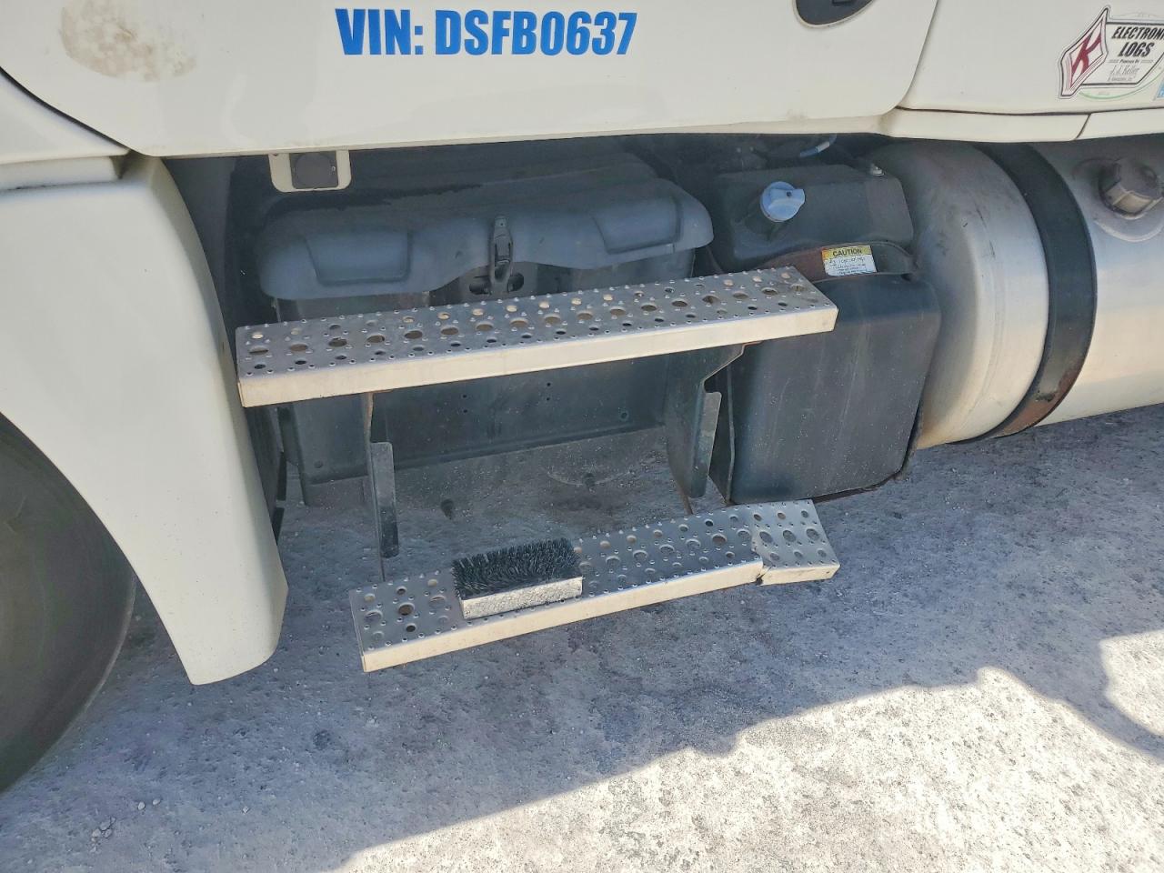 2013 FREIGHTLINER All models VIN 1FUJGLDR4DSFB0637 photo 9
