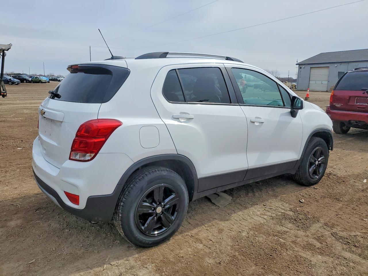 2021 Chevrolet Trax VIN KL7CJPSB1MB323465 photo 3