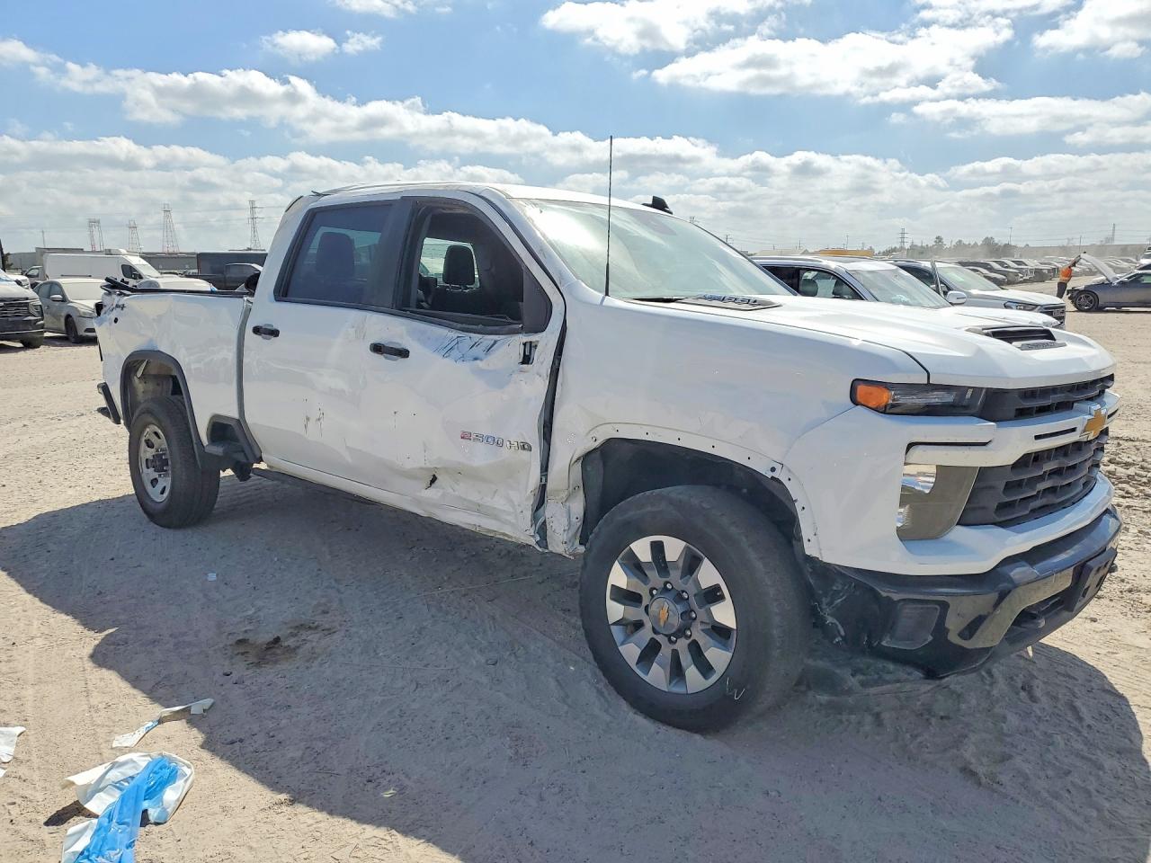 2025 Chevrolet All models VIN 1GC4KME70SF306754 photo 4