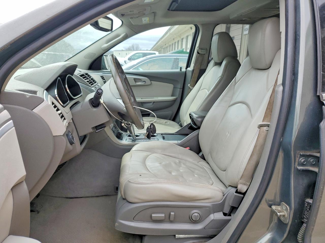 2010 CHEV Traverse VIN 1GNLRGED0AJ221513 photo 7