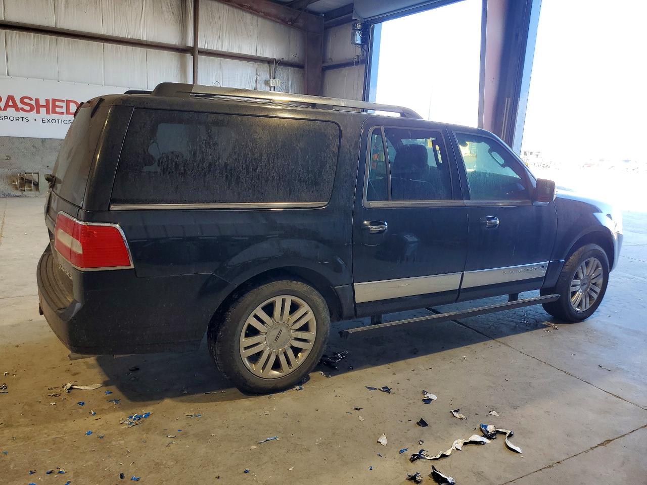 2012 Lincoln Navigator VIN 5LMJJ3J54CEL06938 photo 3