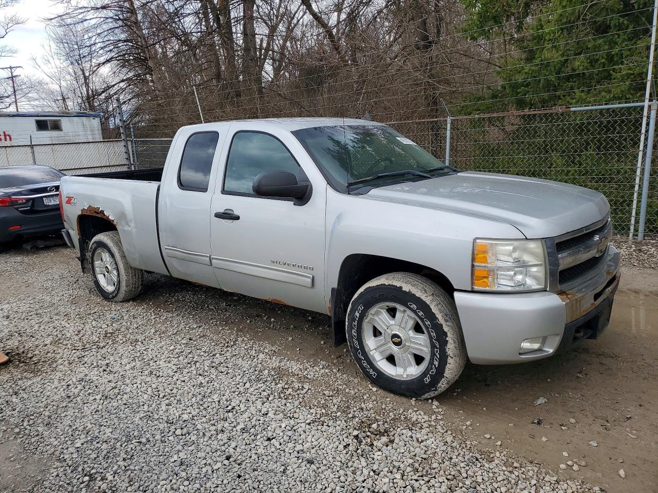 2011 CHEVROLET All models VIN 1GCRKSE35BZ235556 photo 4