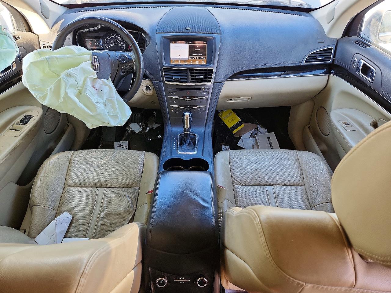 2019 Lincoln Mkt VIN 2LMHJ5AT9KBL04001 photo 8