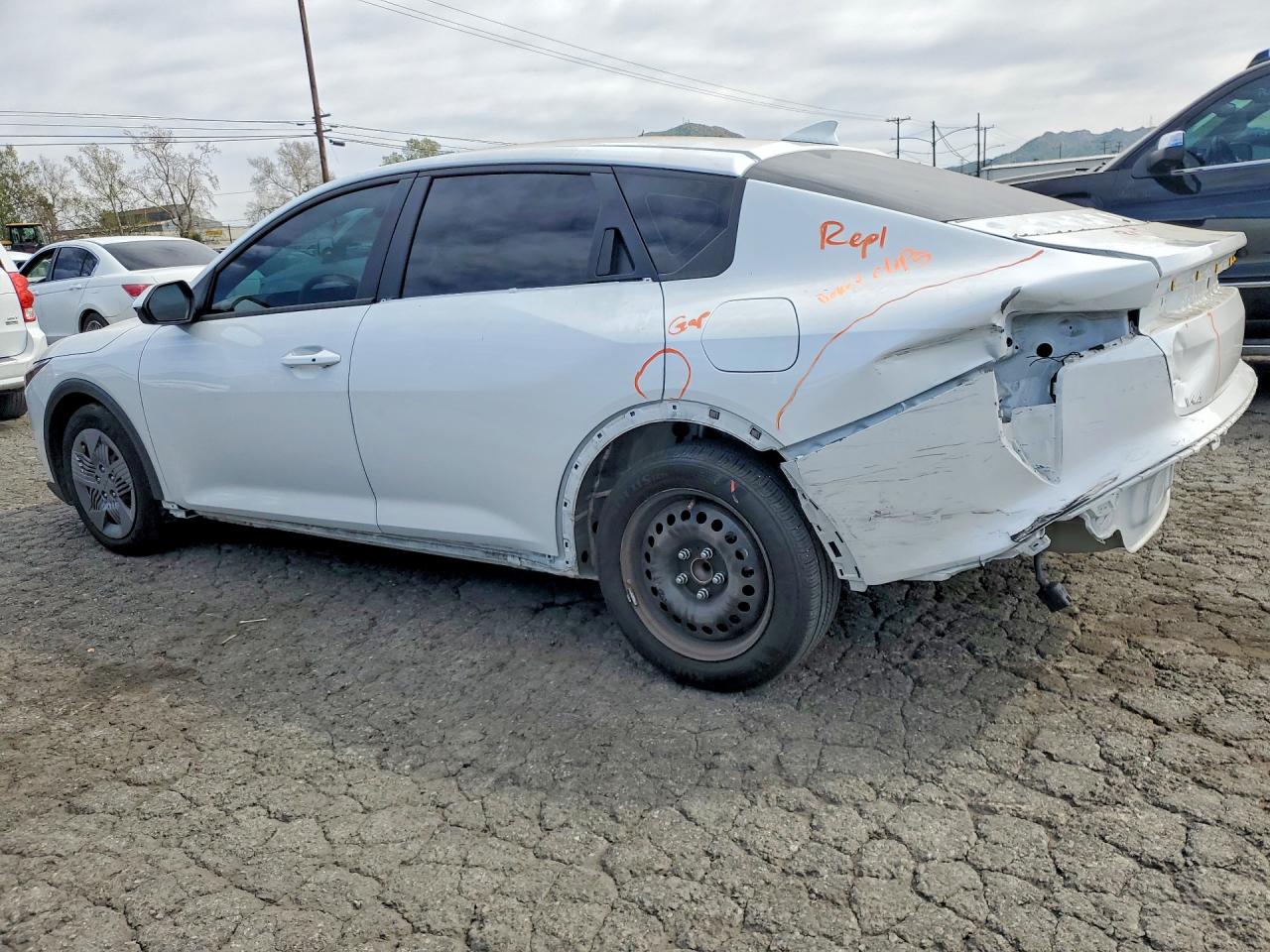 2025 Kia All other VIN 3KPFT4DE8SE145585 photo 2