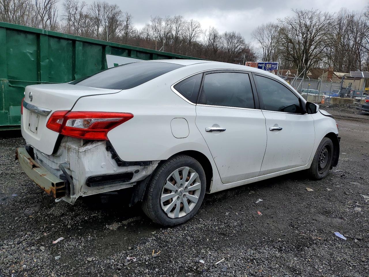 2018 Nissan Sentra VIN 3N1AB7AP2JY326136 photo 3
