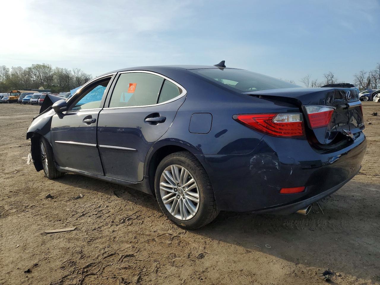 2013 Lexus ES350 VIN JTHBK1GG7D2026728 photo 2