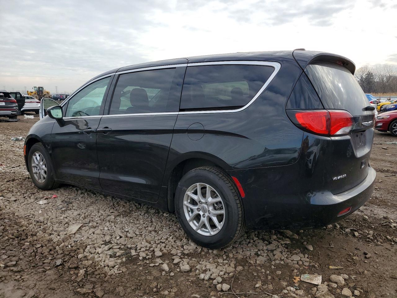 2022 Chrysler Minivan VIN 2C4RC1CG2NR226907 photo 2