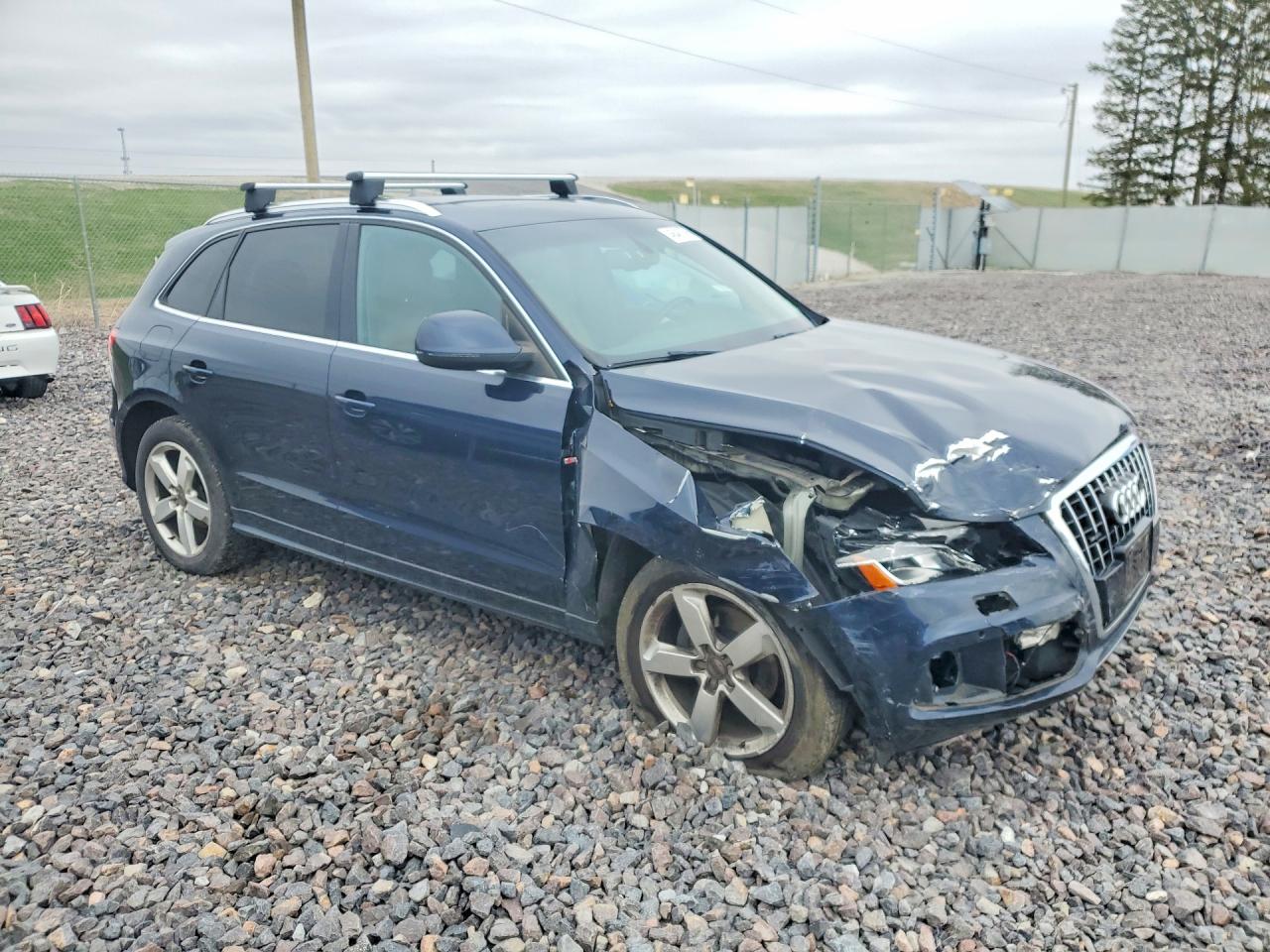 2011 Audi Q5 VIN WA1DKAFP0BA017782 photo 4