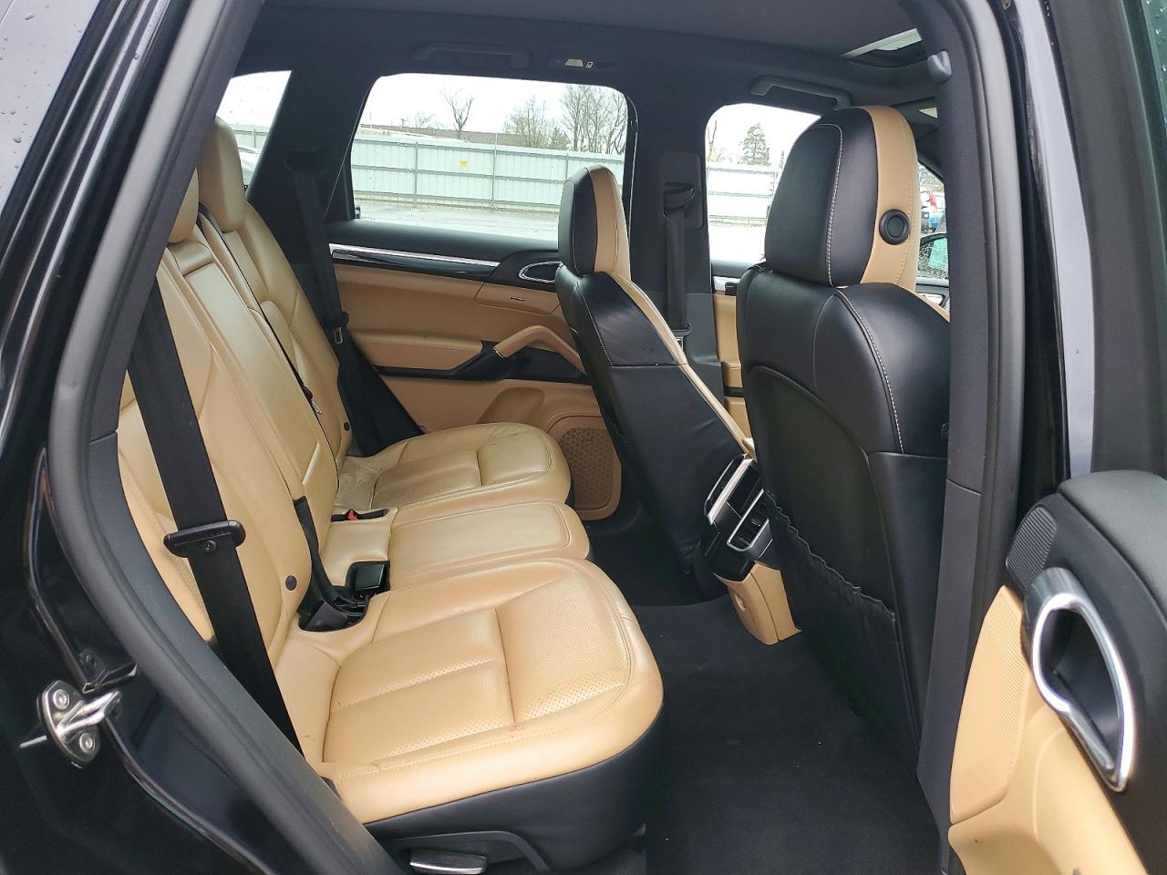 2016 Porsche Cayenne VIN WP1AA2A28GLA05239 photo 11