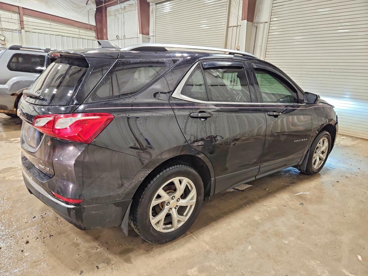 2018 Chevrolet Equinox VIN 2GNAXTEX5J6261681 photo 3