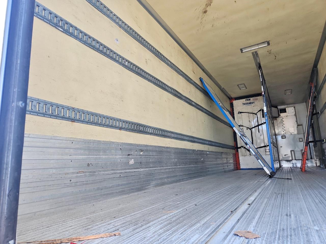 2013 UTILITY Trailer VIN 1UYVS2346DM531102 photo 5