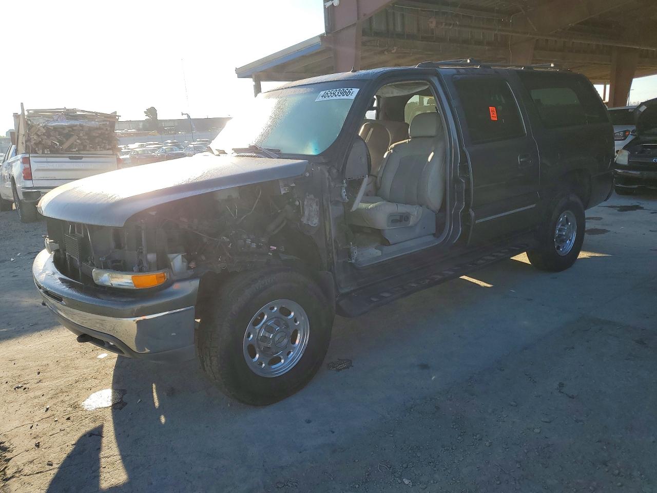 2002 Chevrolet Suburban VIN 1GNGK26U52R253917 photo 1