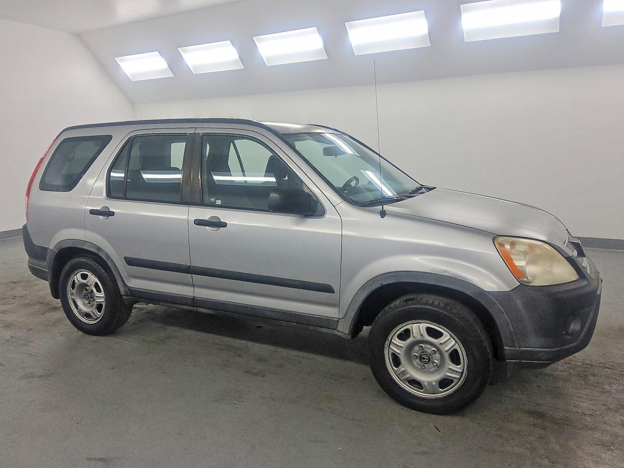 2005 HONDA Crv VIN JHLRD68565C007672 photo 4