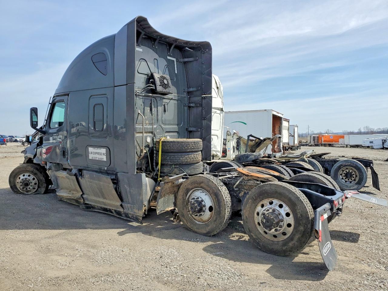 2026 FREIGHTLINER Cascadia VIN 3AKJHHDR6TSWS2560 photo 3