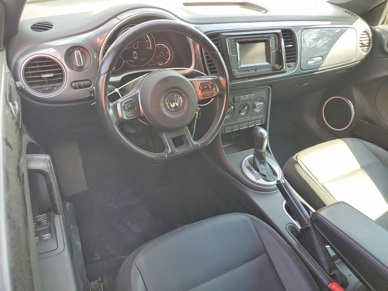 2016 Volkswagen Beetle VIN 3VW517AT2GM804678 photo 8