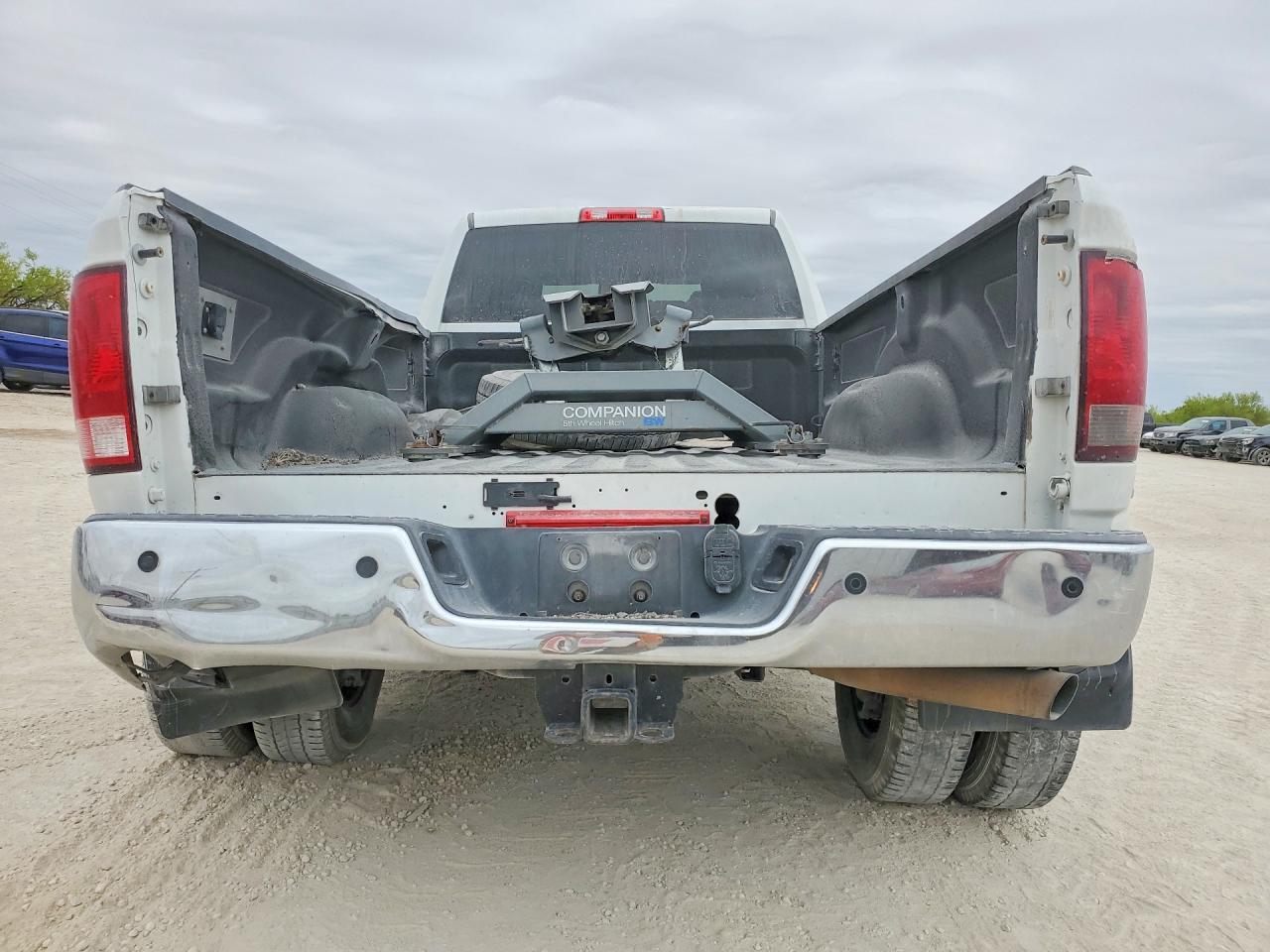 2017 Ram 3500 VIN 3C63RPGL9HG635289 photo 6