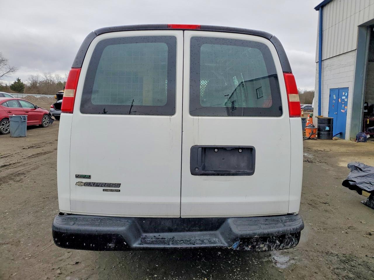 2011 CHEVROLET Express g2500 VIN 1GCWGFCAXB1182591 photo 6