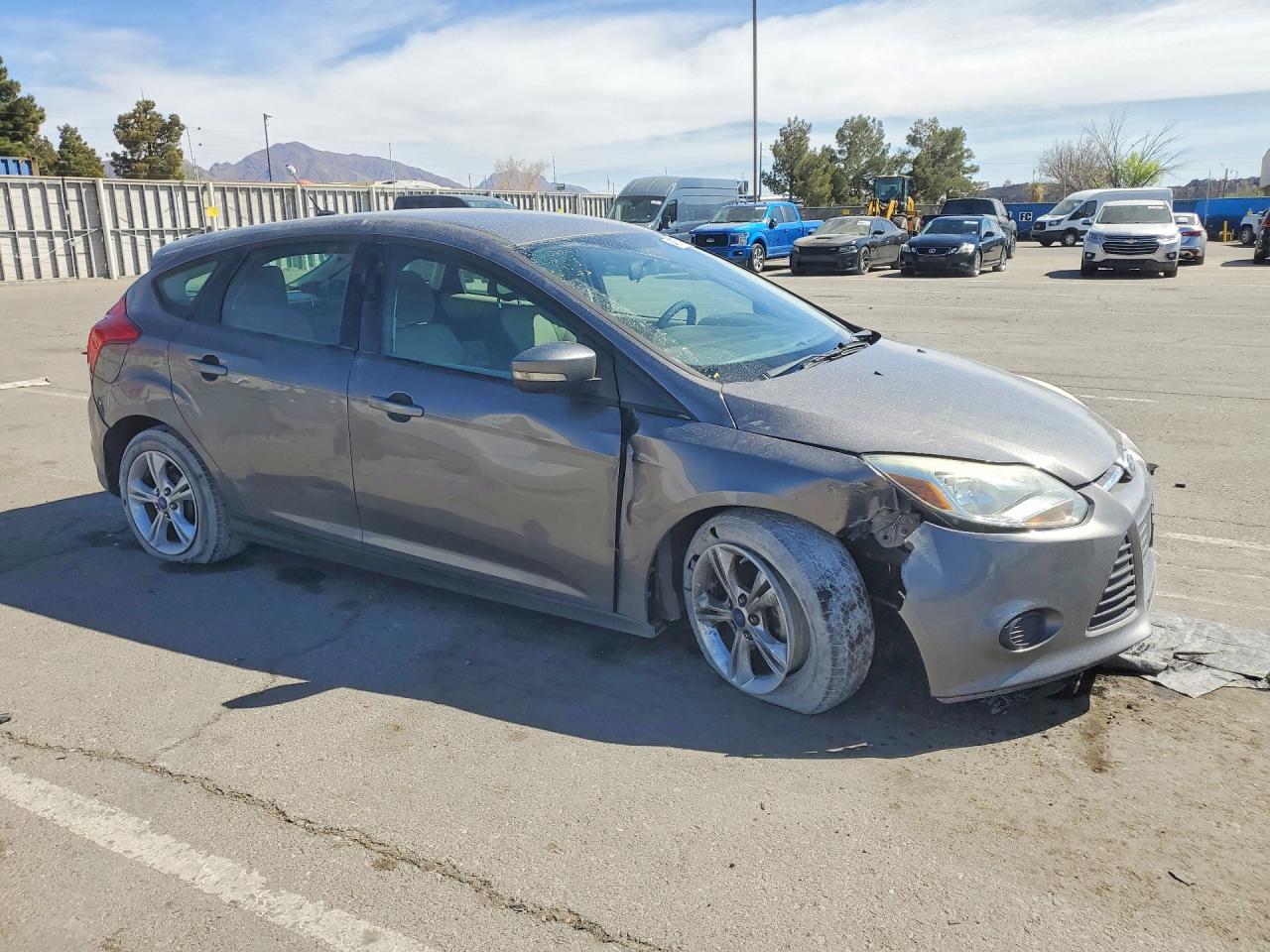 2013 Ford Focus VIN 1FADP3K2XDL190414 photo 4