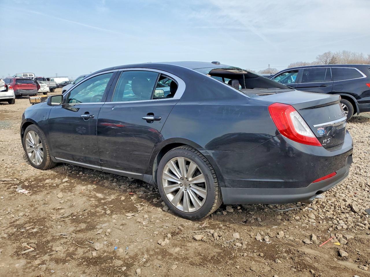 2015 LINCOLN Mks VIN 1LNHL9FT5FG606132 photo 2