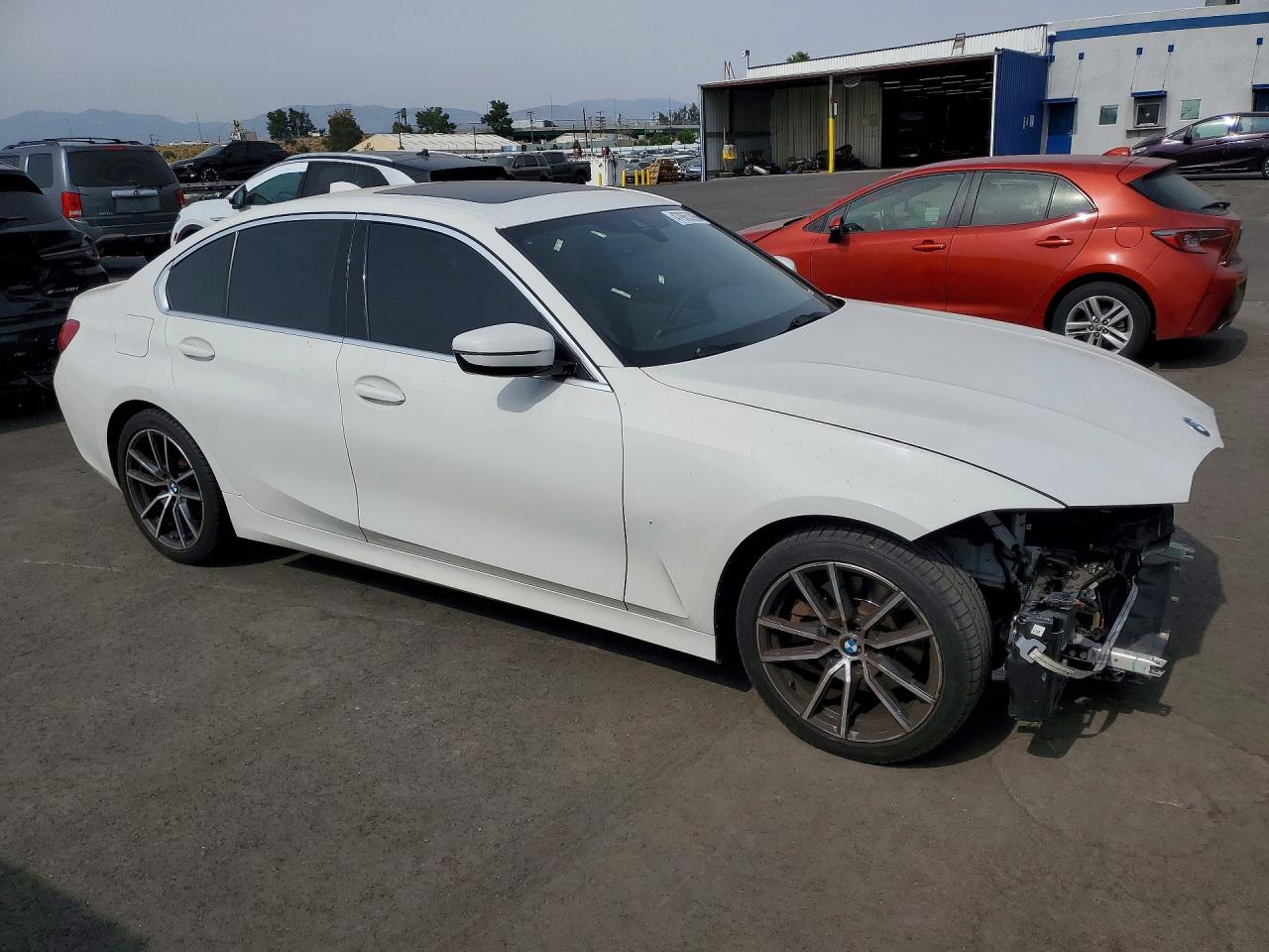 2019 BMW 3 series VIN 3MW5R1J53K8B01969 photo 4