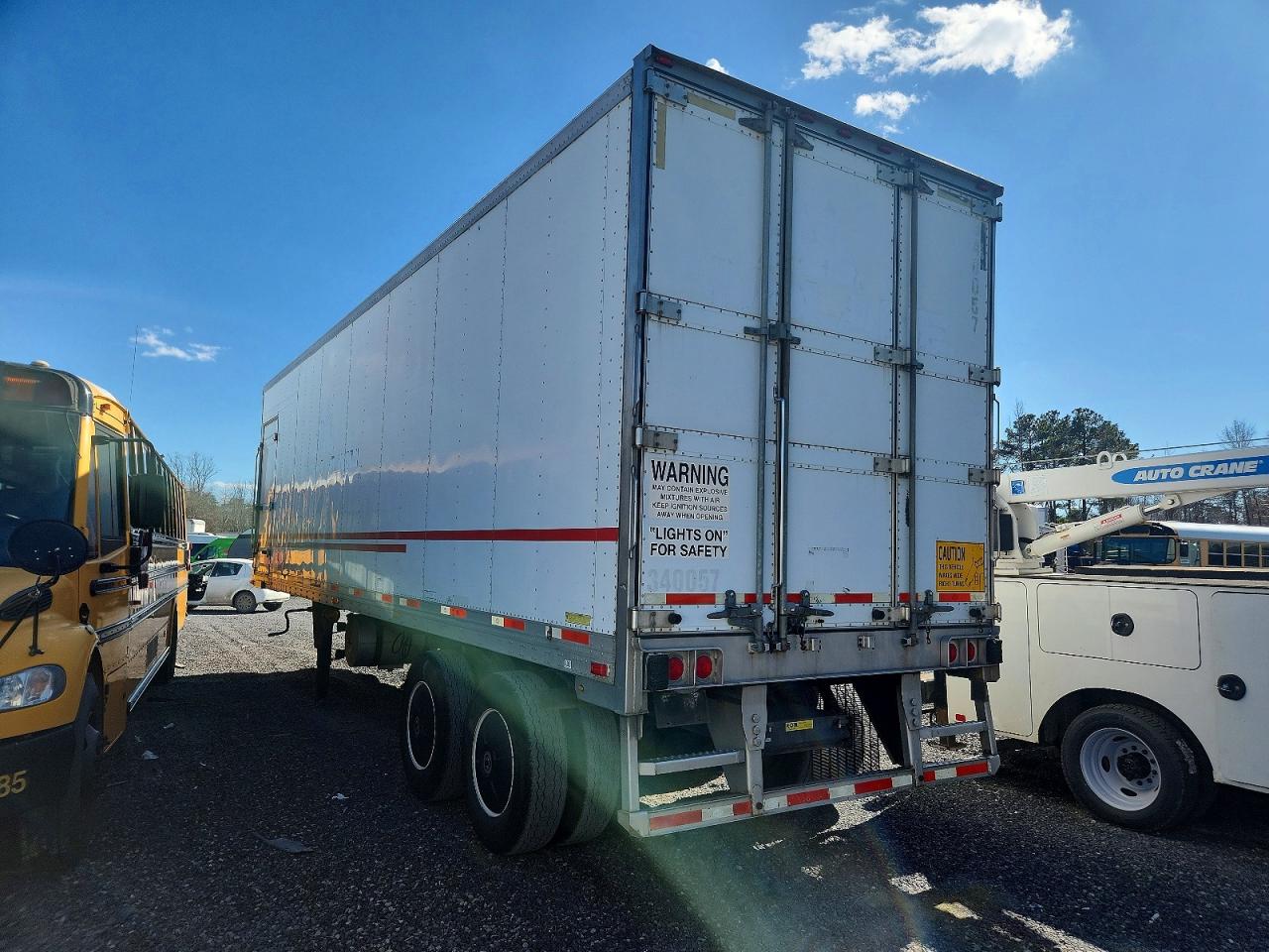 2013 UTILITY Trailer VIN 1UYVS2346DM531102 photo 3