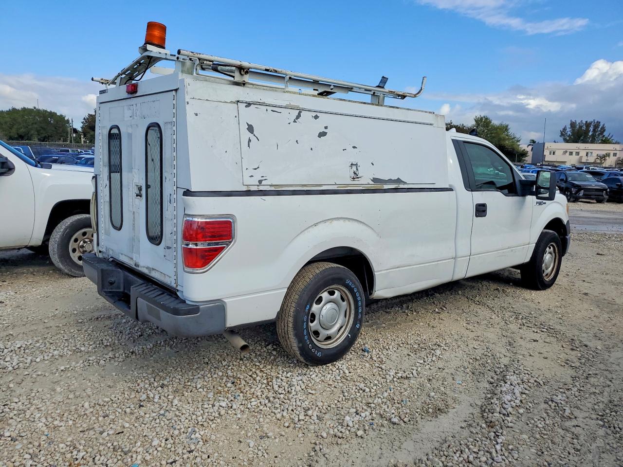 2010 Ford F150 VIN 1FTMF1CW6AKC08685 photo 3
