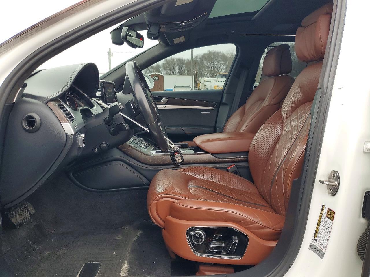 2017 Audi A8 VIN WAU43AFD5HN011838 photo 7
