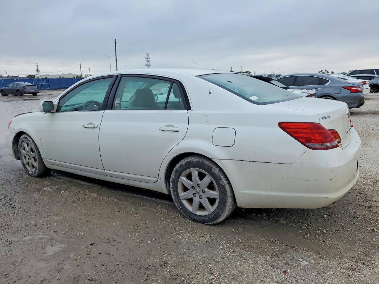 2009 Toyota Avalon VIN 4T1BK36B49U337267 photo 2