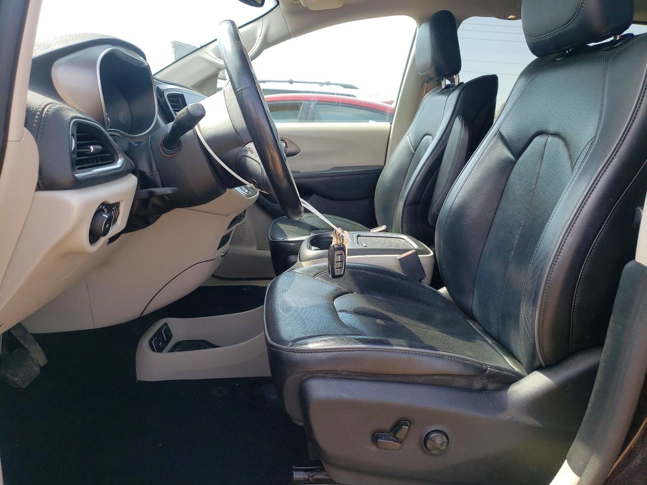 2019 Chrysler All models VIN 2C4RC1GG8KR523282 photo 7
