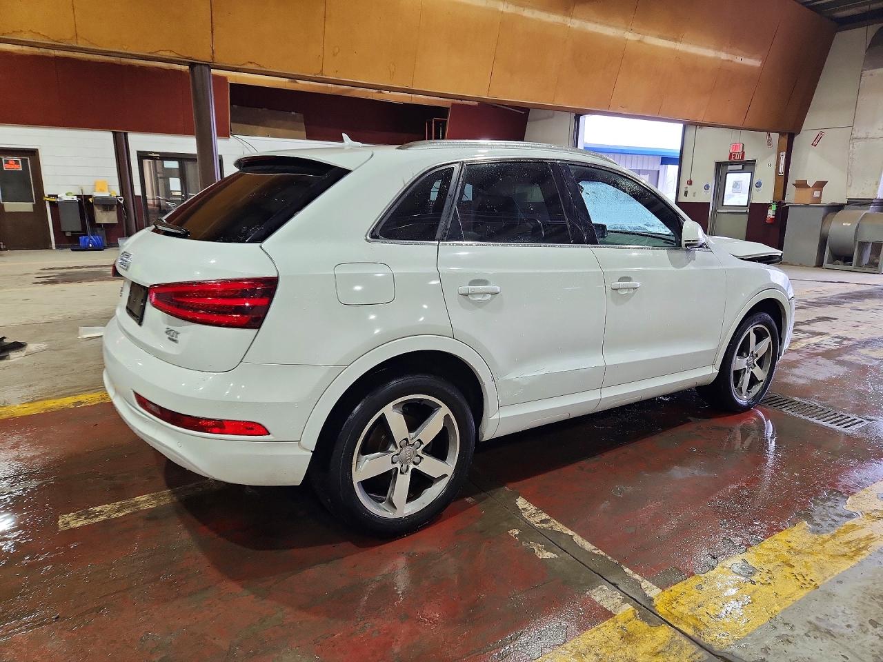 2015 Audi Q3 VIN WA1GFCFSXFR011514 photo 3