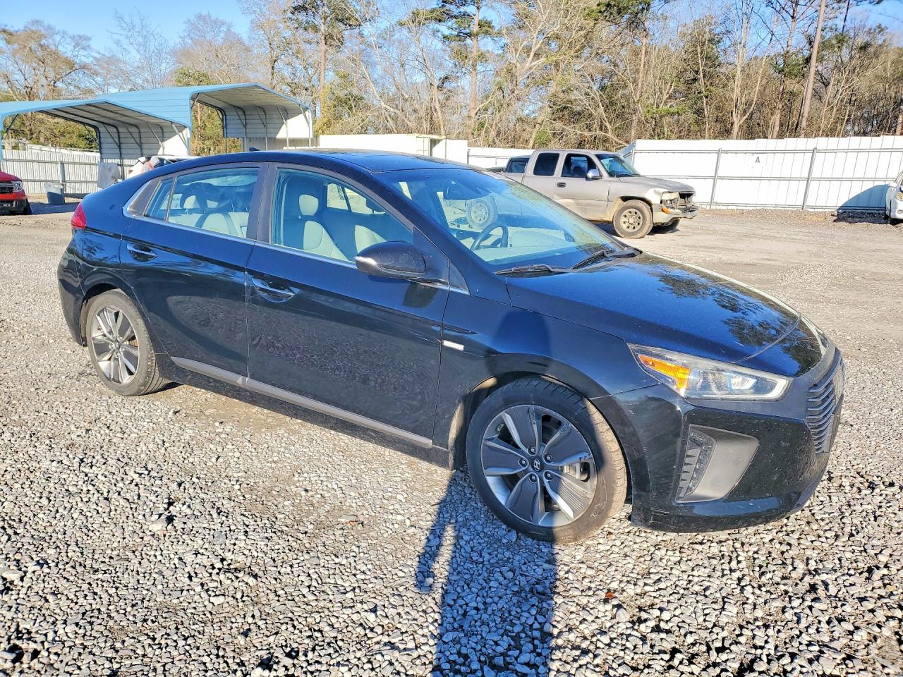 2017 Hyundai Ioniq VIN KMHC05LC3HU029217 photo 4