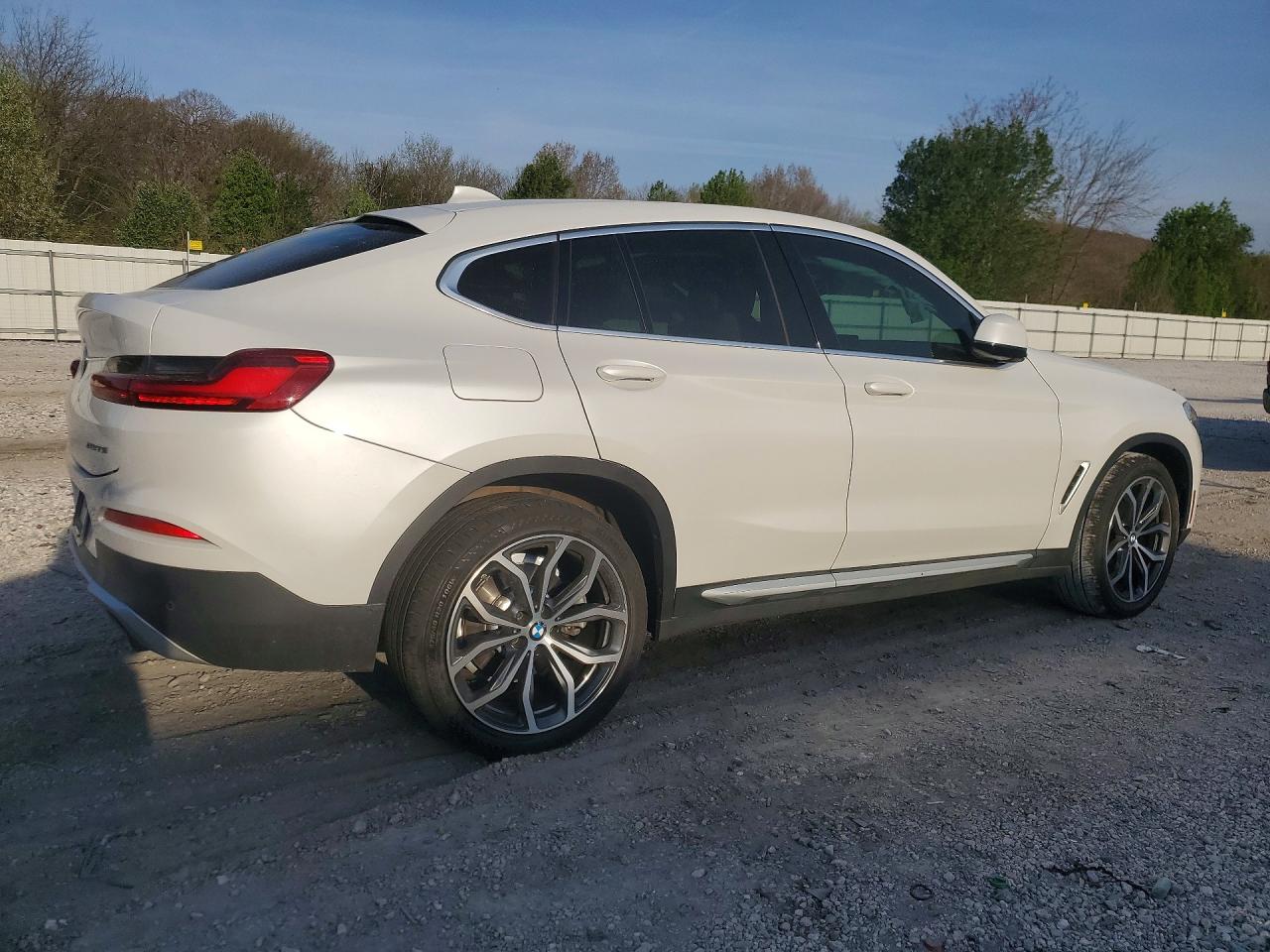2019 BMW X4 VIN 5UXUJ3C57KLG56299 photo 3