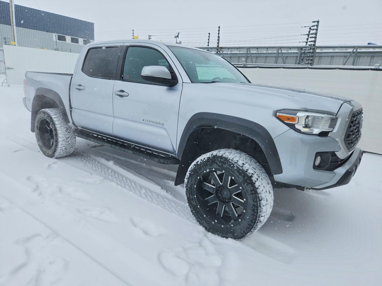 2022 Toyota Tacoma sr VIN 3TYCZ5ANXNT058071 photo 4